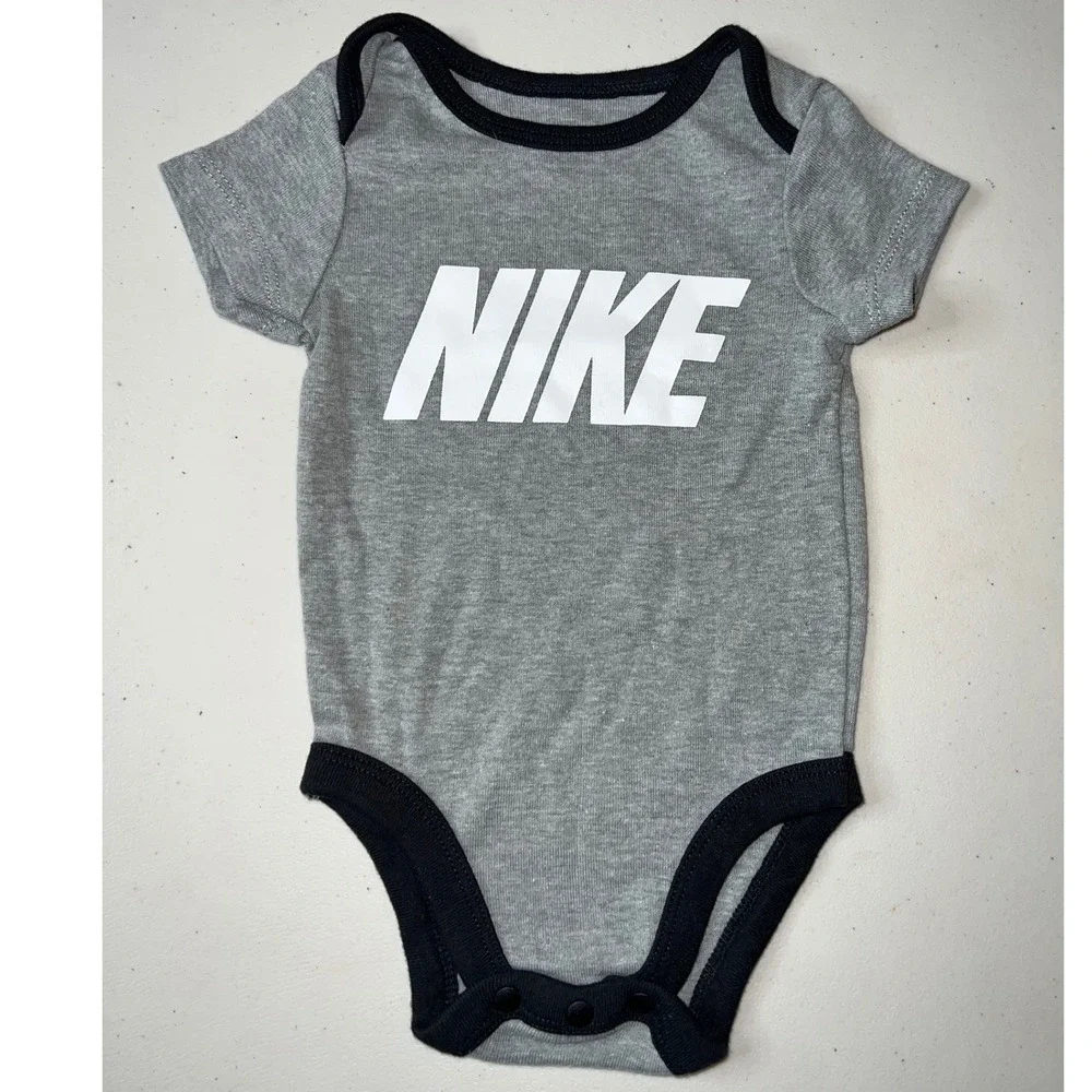 Nike‎ Baby Bodysuit Gray Short Sleeve Logo Romper 6M E779-042